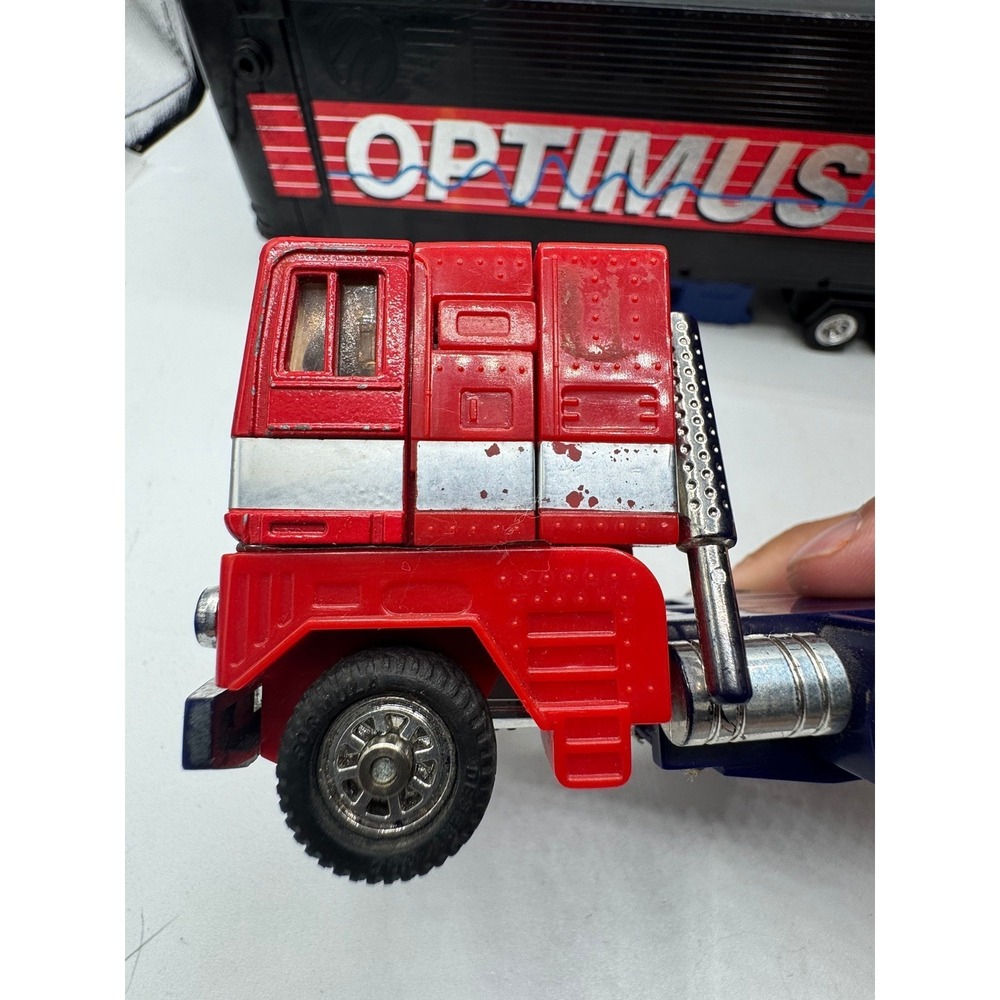 VTG 1992 Transformers G2 Optimus Prime Action Figure Truck/Trailer Hasbro - READ - Picture 9 of 16